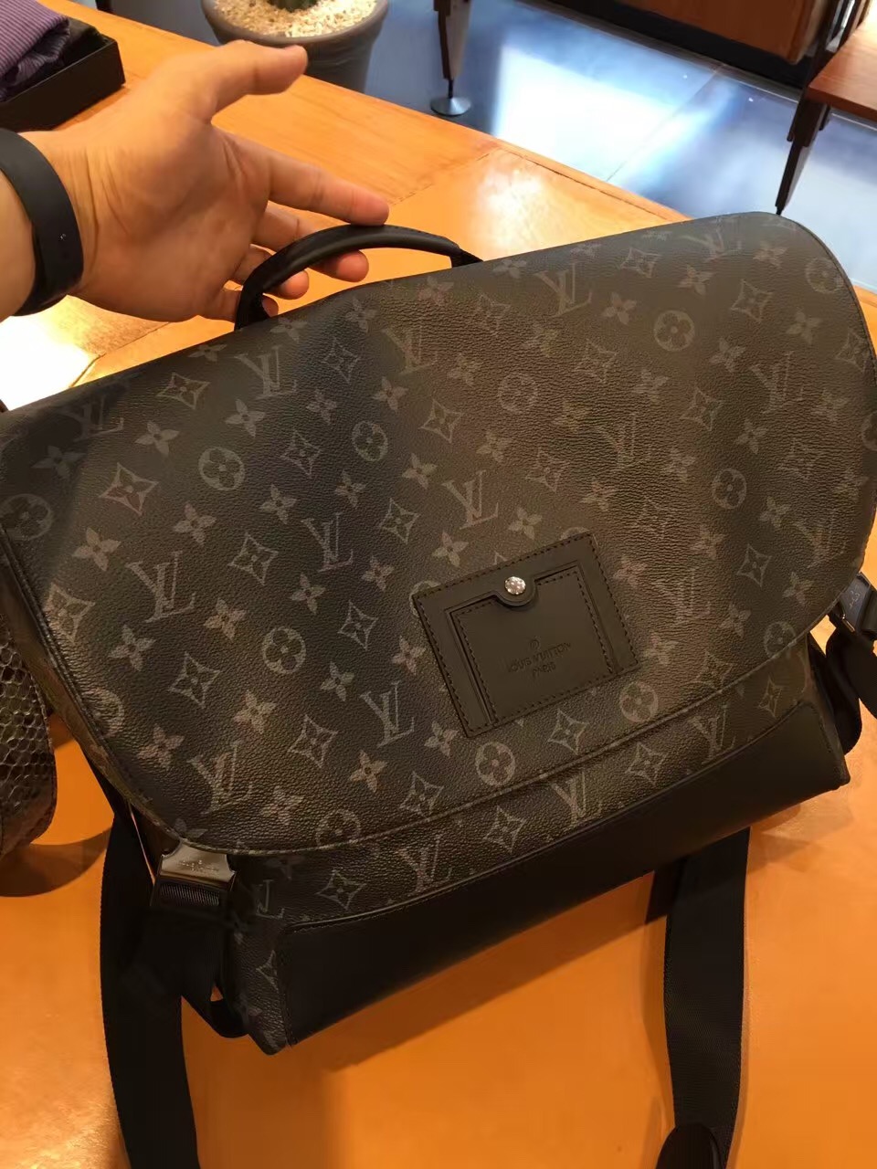 Louis Vuitton Monogram Eclipse Messenger MM Voyager M40510